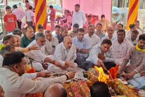 Faridabad News : विधायक मूलचंद शर्मा ने प्रधानमंत्री नरेंद्र मोदी के 12 सफल वर्ष पूर्ण होने के उपलक्ष्य में उनकी दीर्घायु की कामना को लेकर यज्ञ हवन किया