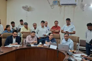Faridabad News : नागरिकों की समस्याओं के समाधान के लिए अधिकारी मौके का करें निरीक्षण, निकाले त्वरित समाधान- प्रवीण बत्रा जोशी महापौर
