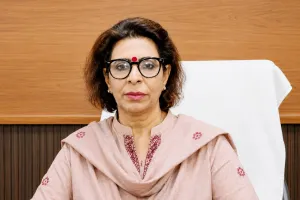 Rewari News: महिला आयोग की चेयरपर्सन रेणु भाटिया के खिलाफ नर्सिंग स्टाफ ,मंगलवार को रखी दो घंटे की हड़ताल