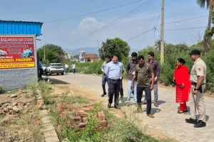 Panchkula News: रायपुर रानी के सरपंच व ग्राम सचिव को सभी नालियों व गलियों की सफाई मानसून से पहले करना सुनिश्चित करने के दिए निर्देश