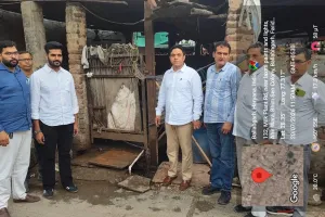 Faridabad News : बल्लभगढ़ में अवैध रूप से संचालित दो पशु डेयरियां सील, स्वच्छता अभियान के तहत नगर निगम की कार्रवाई जारी