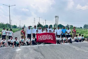 Faridabad News : दौड़ प्रतियोगिता में लगभग 20 स्कूलों के 400 विद्यार्थियों ने भाग लिया