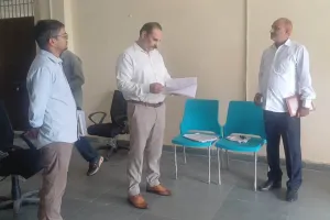 Palwal News : उपायुक्त डा. जयेन्द्र सिंह छिल्लर ने किया ईवीएम-वीवीपैट वेयर हाउस का निरीक्षण