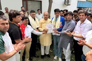 Faridabad news- नेपाल में गोल्ड मेडल जीतकर लौटे शुभ सिंह का विधायक मूलचंद शर्मा ने किया सम्मान