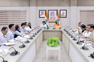 Uttar Pradesh News: उत्तर प्रदेश में विश्वस्तरीय सड़क संपर्क विकसित करना हमारी प्राथमिकता: नितिन गडकरी
