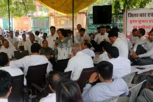 Rewari News: वकीलों का विरोध धरना 5 वें दिन भी रहा जारी, पूर्व विधायक चिरंजीव राव भी हुए शामिल 