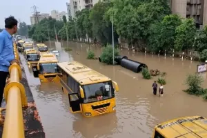 Gurugram News: मासूम फंसे, सिस्टम डूबा: गुरुग्राम में 7 घंटे तक स्कूल बसों में ‘कैद’ रहे बच्चे