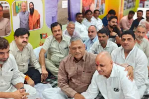 Palwal/ Hodal News: पक्ष विपक्ष के नेताओं ने विधायक हरेन्द्र रामरतन की माता के निधन पर की श्रद्धाजलि अर्पित