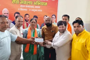 Kurukshetra News: हरियाणा राज्य बाल कल्याण परिषद की उपाध्यक्षा सुमन सैनी ने मुख्यमंत्री की ओर से रामलीला समिति को सौंपा 11 लाख रुपए की राशि का चैक