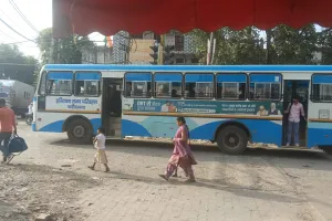 Mewat/ Tawdu News: रोडवेज बसें खाली, निजी बसें ओवरलोड महीनों से जारी है सड़कों पर यह खेल!