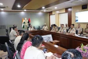 Gurugram News: अपराध पर अंकुश के लिए पुलिस ने कसी कमर, लंबित शिकायतों के त्वरित निपटारे के निर्देश