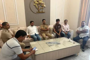 Indari News: दिल्ली कूच से पहले इंद्री में कांग्रेस नेताओं पर पुलिस की सख्ती, सचिन कंबोज समेत चार को किया हाउस अरेस्ट