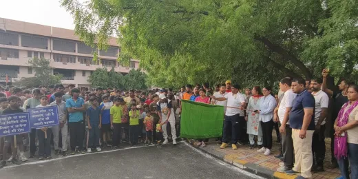 Faridabad News : योग को जीवनशैली का हिस्सा बनाकर रहें निरोग : एडीसी अंजलि श्रोत्रिया