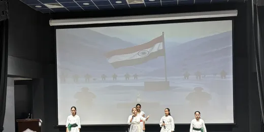 Palwal News :कारगिल विजय दिवस पर केसीएम वर्ल्ड स्कूल में ‘ऑपरेशन विजय’ विशेष प्रार्थना सभा का आयोजन