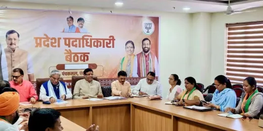 Karnal News: नगर निकायों के विकास को नई गति देने पर मंथन, महापौर रेणु बाला गुप्ता ने रखे विकास से जुड़े सुझाव