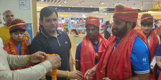 New Delhi/Palwal : जापान एशियन गेम्स में हरियाणा के खिलाड़ियों का शानदार प्रदर्शन, खेल मंत्री गौरव गौतम ने IGI एयरपोर्ट पर किया जोरदार स्वागत