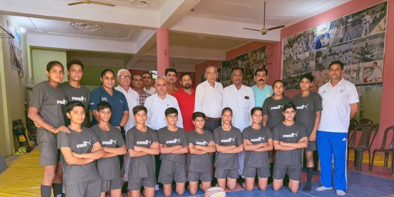 Faridabad News : हरियाणा जूनियर लड़की रग्बी टीम हुई चयनित और हैदराबाद के लिए हुई रवाना