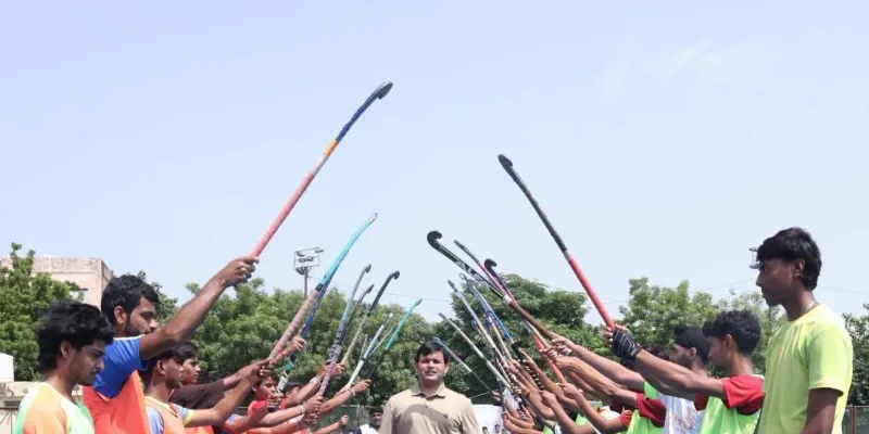 Faridabad News : राष्ट्रीय खेल दिवस: हॉकी के जादूगर मेजर ध्यानचंद की जयंती पर खेल मंत्री गौरव गौतम ने हॉकी खिलाड़ियों के साथ मनाया खेल दिवस