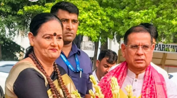 Faridabad News : पालन घर जन कल्याण ट्रस्ट की ओर से प्रिंसेस पार्क सोसाइटी में वितरण सम्मान समारोह का आयोजन