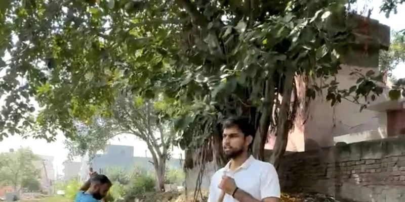 Faridabad News : तालाब की सफाई कर मिसाल कायम कर रहे युवक, 17 दिन से कर रहे प्रयास