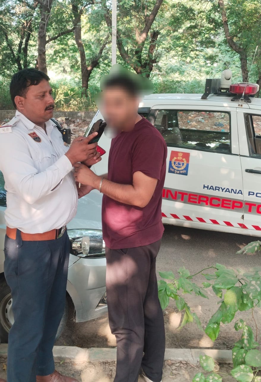 रेवाड़ी पुलिस ने ट्रैफिक नियम तोड़ने वालो के खिलाफ चलाया स्पेशल अभियान