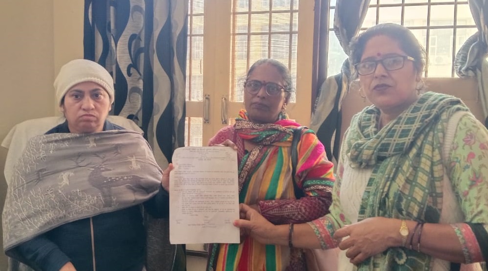 12 फरवरी को आयोजित राष्ट्रीय हड़ताल को लेकर सौंपा ज्ञापन