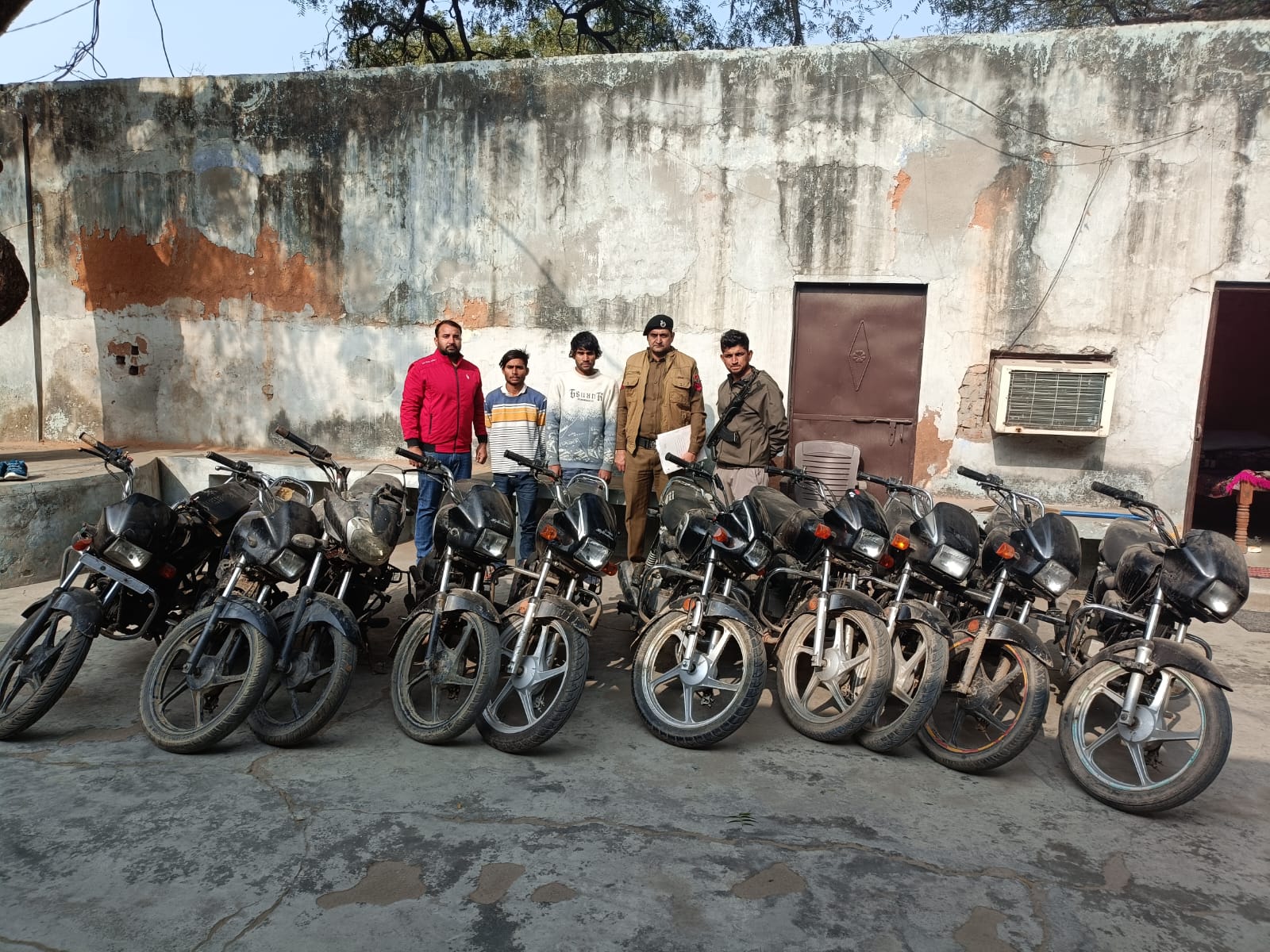 सीआईए एवीटी  हथीन ने अंतर्राज्य चोर गिरोह के दो सदस्यों से दस बाइक बरामद की