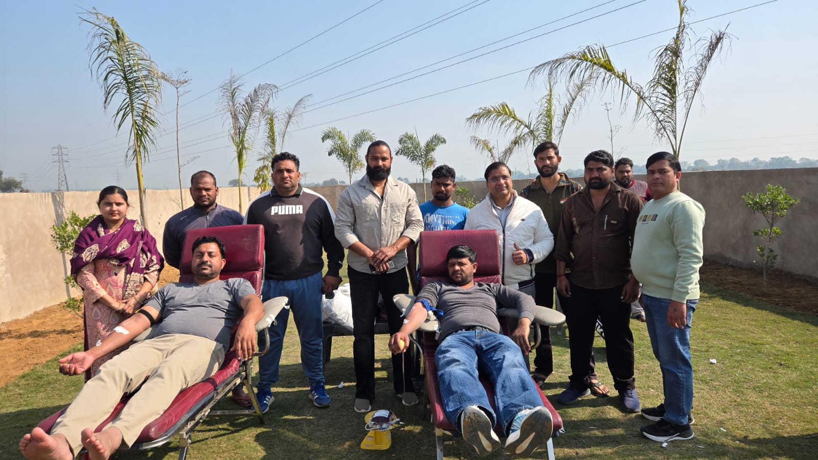 कारना गांव में रक्तदान शिविर का सफल आयोजन, 40 यूनिट रक्त संग्रह           