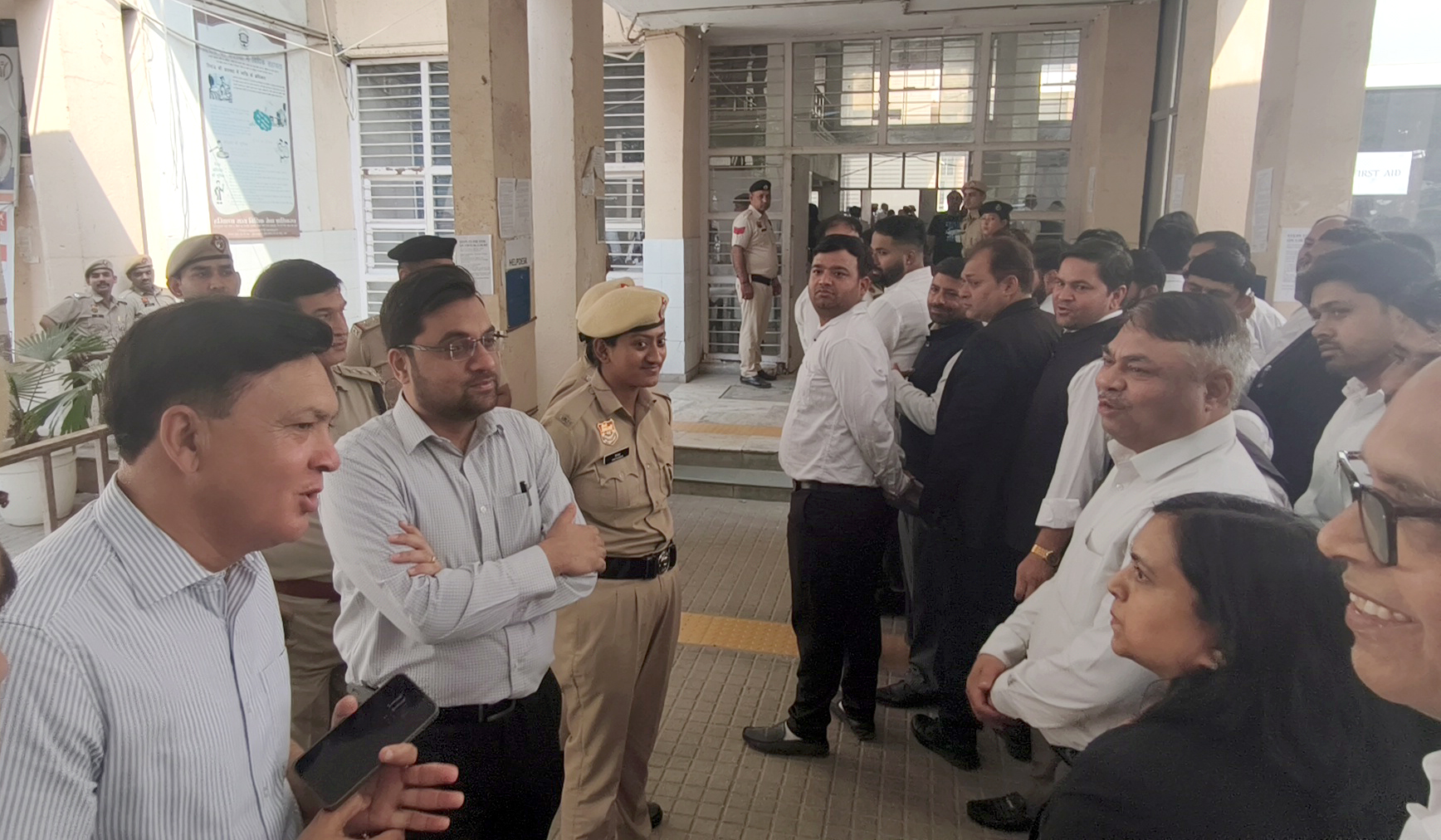 बार काउंसिल चुनाव शांतिपूर्ण कराने के लिए प्रशासन प्रतिबद्ध : डीसी