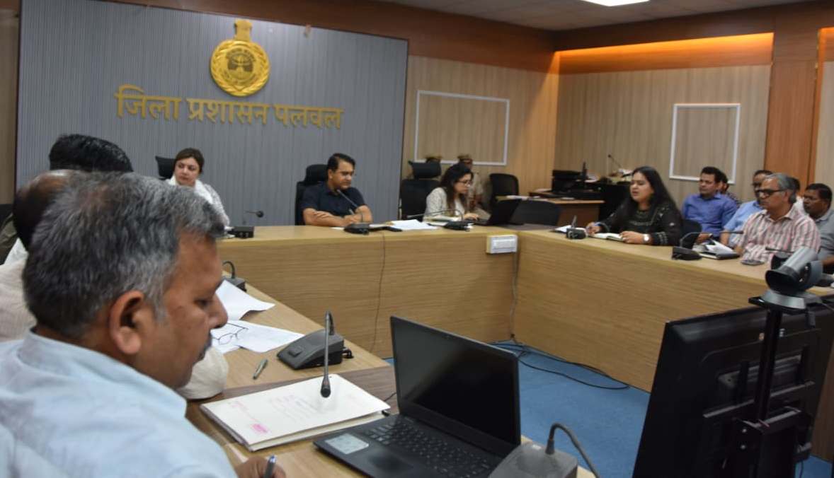 नागरिक सोशल मीडिया के जरिए जिला प्रशासन से कर सकते हैं संपर्क : उपायुक्त डा. हरीश कुमार वशिष्ठ