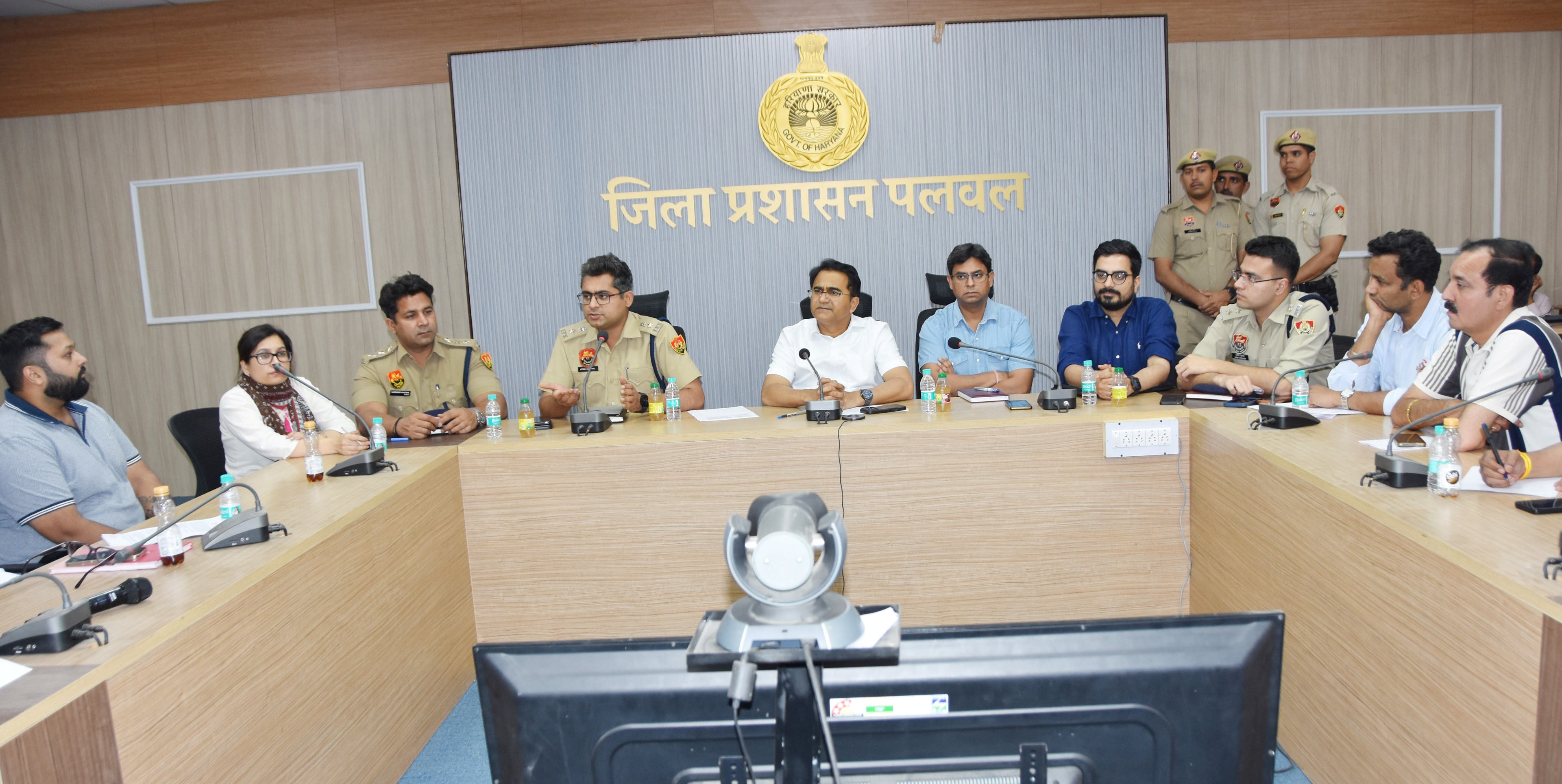 जिला प्रशासन ने राष्ट्रीय राजमार्ग को जाम किये जाने की घटना पर लिया कड़ा संज्ञान -सडक़मार्ग अवरूद्घ करना उचित नहीं, कोई भी समस्या हो तो प्रशासन को दें शिकायत: उपायुक्त डा. हरीश कुमार वशिष्ठ