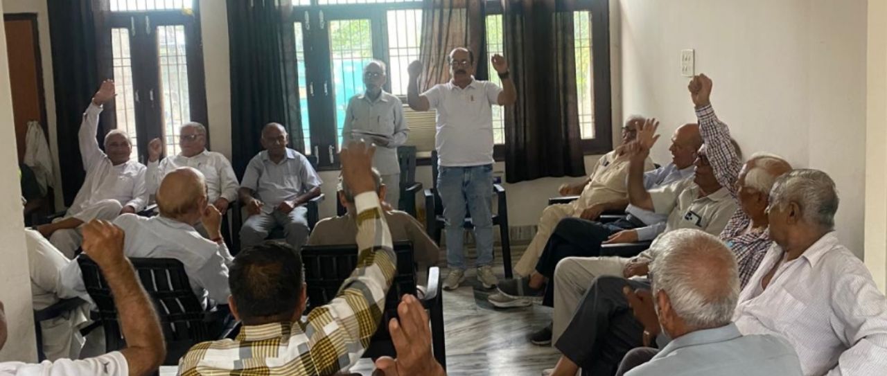 कुरुक्षेत्र: एक्सईएन कार्यालय की 'मनमानी' के खिलाफ बिजली पेंशनर्स ने दी आंदोलन की चेतावनी