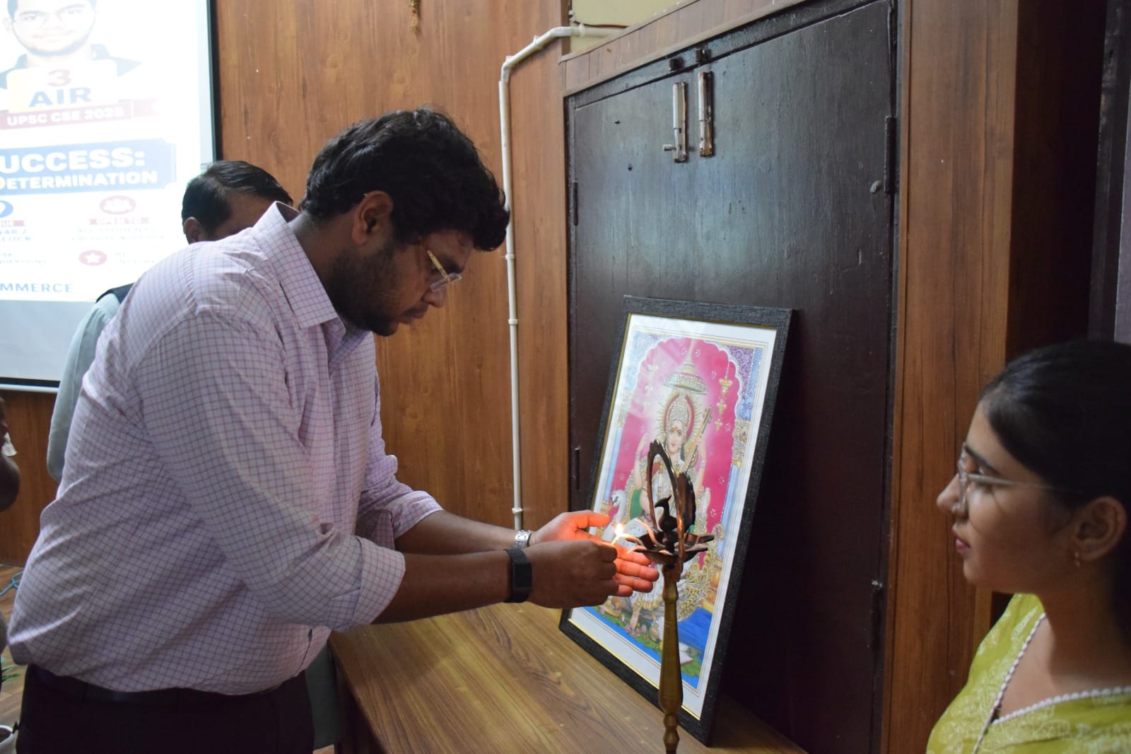 Rewari News: यूपीएससी में देशभर में तीसरा स्थान प्राप्त करने वाले आईएएस अधिकारी एकांश ढुल ने इंदिरा गांधी विश्वविद्यालय के विद्यार्थियों को किया प्रेरित