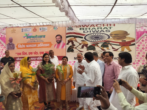 सेवा अभियान के तहत होडल के सती सरोवर पर विधायक हरेंद्र रामरतन ने किया श्रमदान