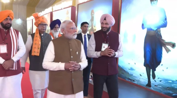 कुरुक्षेत्र में पीएम मोदी का संबोधन: शहीदी दिवस पर स्मारक सिक्का जारी, कहा— मुगलों ने साहिबजादों के साथ की क्रूरता