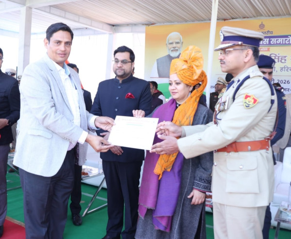 गणतंत्र दिवस समारोह में जिला प्रशासन द्वारा समाजसेवी विमल खंडेलवाल सम्मानित