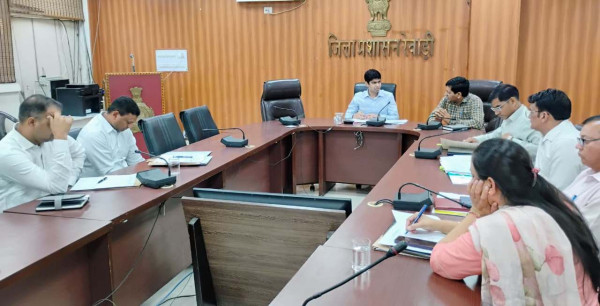 मंडियों में गेहूं उठान कार्य में तेजी लाएं अधिकारी : डीसी