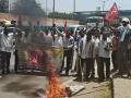 Palwal news: ग्रामीण सफाई कर्मियों ने शव यात्रा निकाल जलाया सरकार का पुतला