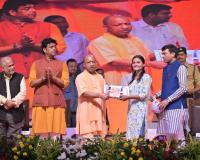 सीएम योगी की बच्चों से अपील- स्मार्टफोन की जगह अच्छी पुस्तकों में करें अपने समय का निवेश