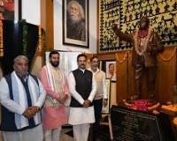 संविधान दिवस: हरियाणा विधानसभा अध्यक्ष और मुख्यमंत्री ने मंत्रियों एवं विधायकों के साथ डॉ. भीमराव अंबेडकर को दी पुष्पांजलि