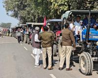 संयुक्त किसान मोर्चा के आहवान पर पलवल में किसान मोर्चा पलवल के तत्वावधान में निकाला गया ट्रैक्टर मार्च।