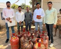 रेवाड़ी में घरेलू गैस की सप्लाई सामान्य, प्रशासन का दावा : किसी प्रकार की किल्लत नहीं 