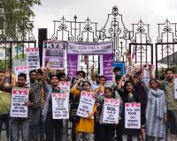केवाईएस डीयू में भेदभाव के ख़िलाफ़ अपने संघर्ष को और तेज़ करने का करता है ऐलान
