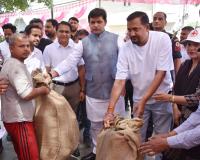 सरकार और जिला प्रशासन आगजनी से बेघर हुए पीड़ित परिवारों के पुनर्वास के लिए कृतसंकल्प : गौरव गौतम