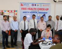 स्वास्थ्य जांच शिविर में विद्यार्थियों व शिक्षकों की हुई जांच