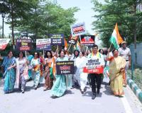 विपक्ष के खिलाफ सड़क पर सत्ता पक्ष, भाजपा ने निकाला 