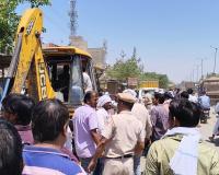 फिरोजपुर झिरका में अतिक्रमण पर गरजा प्रशासन का पीला पंजा