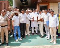 दमकल व सफाई कर्मचारी संघ ने विधायक मुकेश शर्मा के निवास पहुंच सौंपा ज्ञापन 