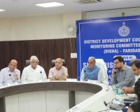 निगम अधिकारीयों को दिए निर्देश, खराब मैनहोल ढक्कन तत्काल बदलने और घटिया सामग्री इस्तेमाल करने वाले ठेकेदारों को करें ब्लैकलिस्ट