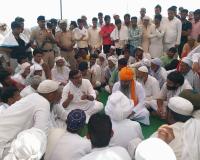 विधायक आफताब अहमद पहुंचे किसानों के बीच, मंत्री नरवीर से होगी बैठक 
